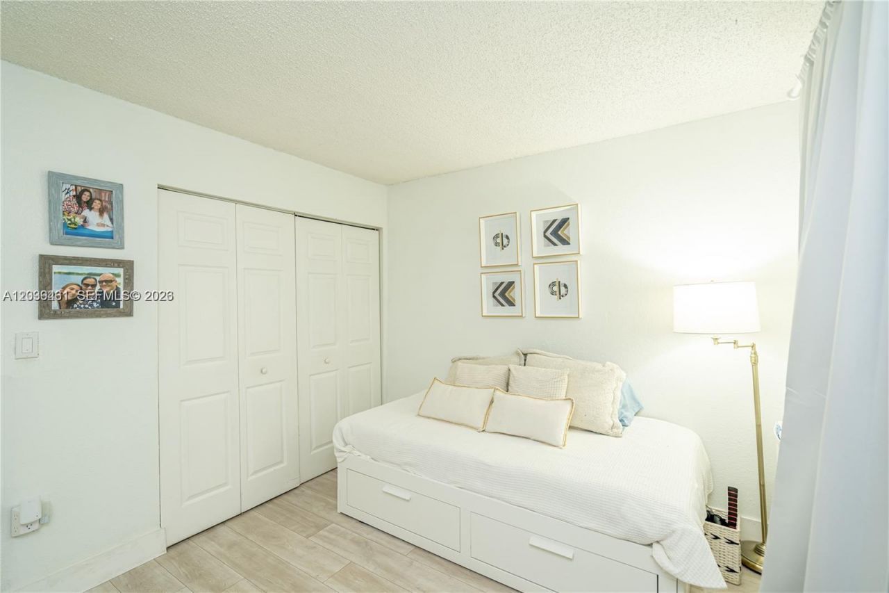 9856 Nob Hill Ln , Unit 9856, Sunrise, FL 33351 Photo