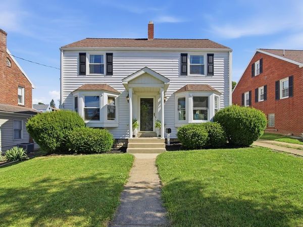 37 Colonial Dr , Washington, PA 15301