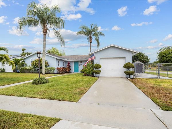 6579 Country Way, Delray Beach, FL 33484