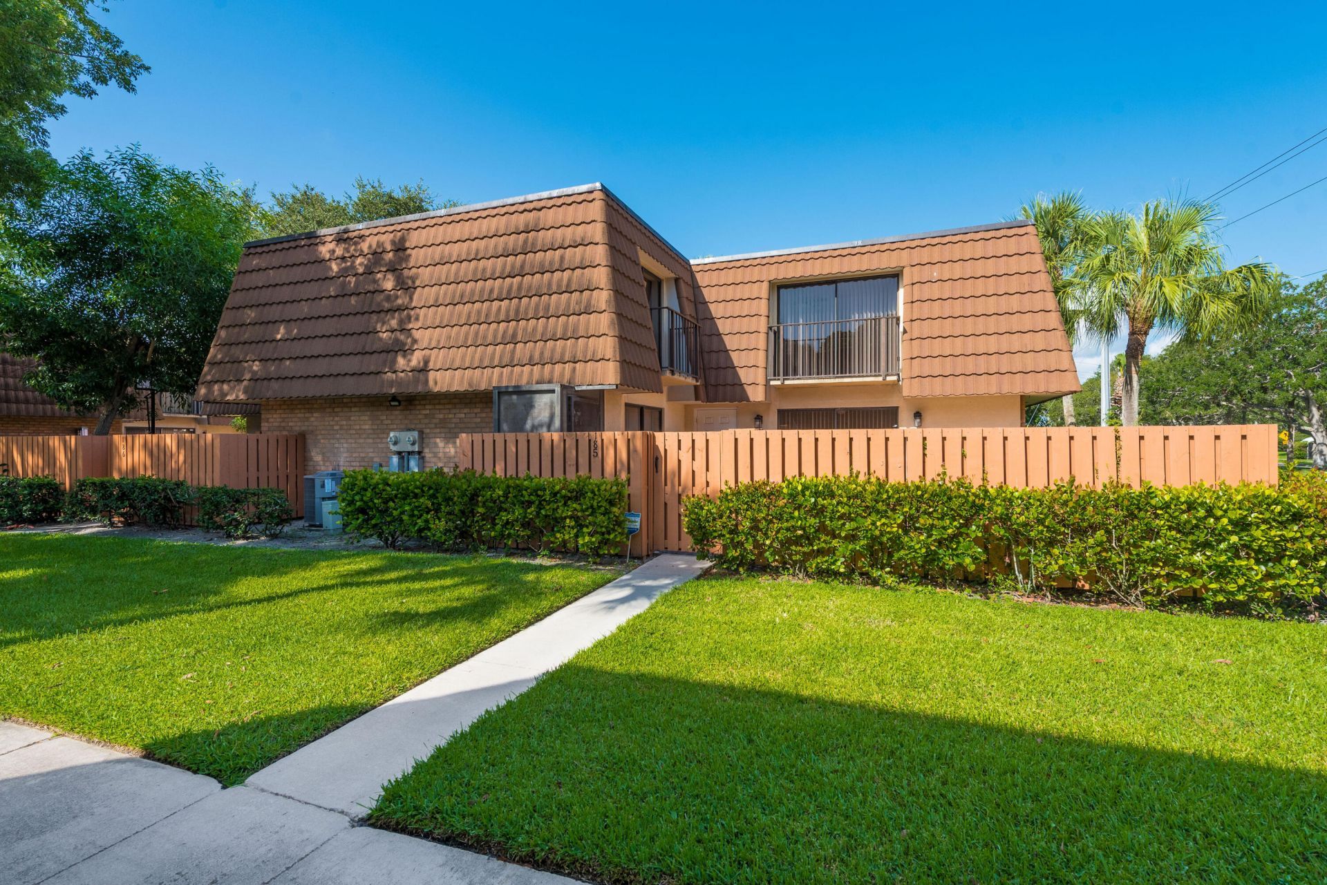 185 Charter Way, West Palm Beach, FL 33407 Photo