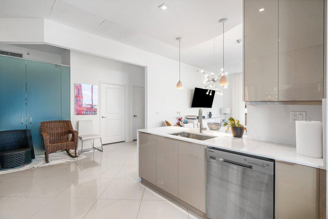 300 S Australian Avenue, Unit 1418, West Palm Beach, FL 33401 Photo