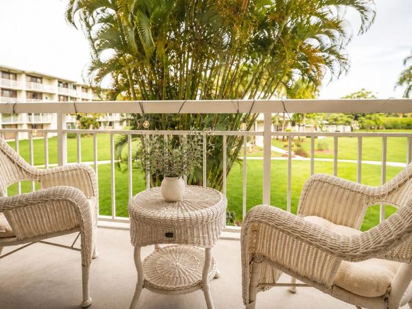 2621 Village Boulevard, Unit 204, West Palm Beach, FL 33409