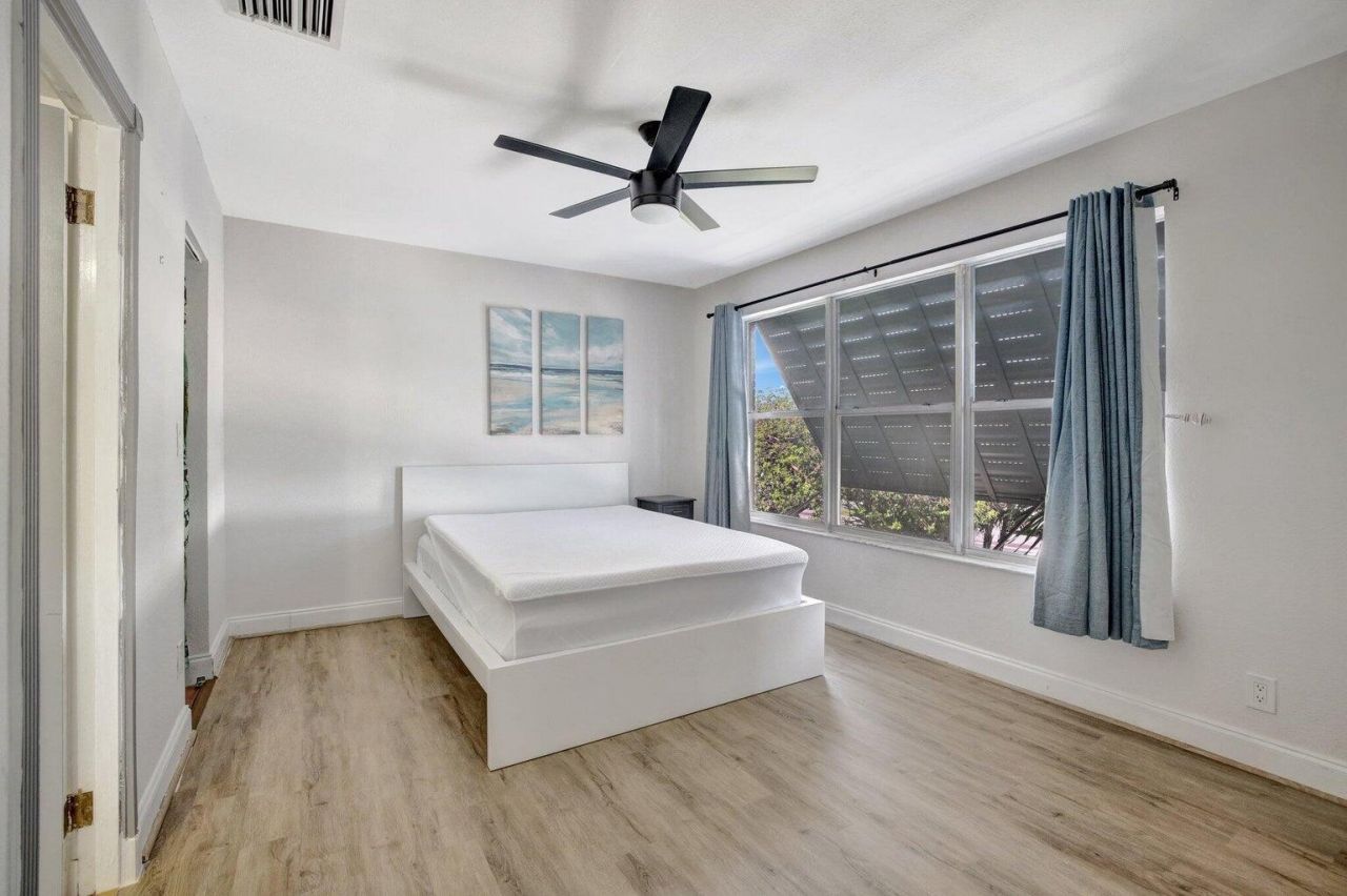2400 NE 33rd Avenue, Unit 211, Fort Lauderdale, FL 33305 Photo