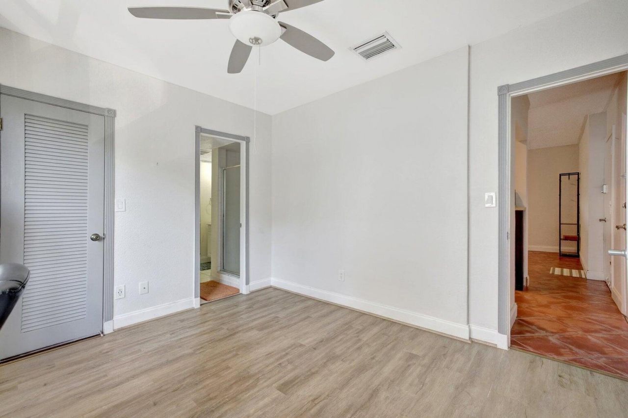 2400 NE 33rd Avenue, Unit 211, Fort Lauderdale, FL 33305 Photo