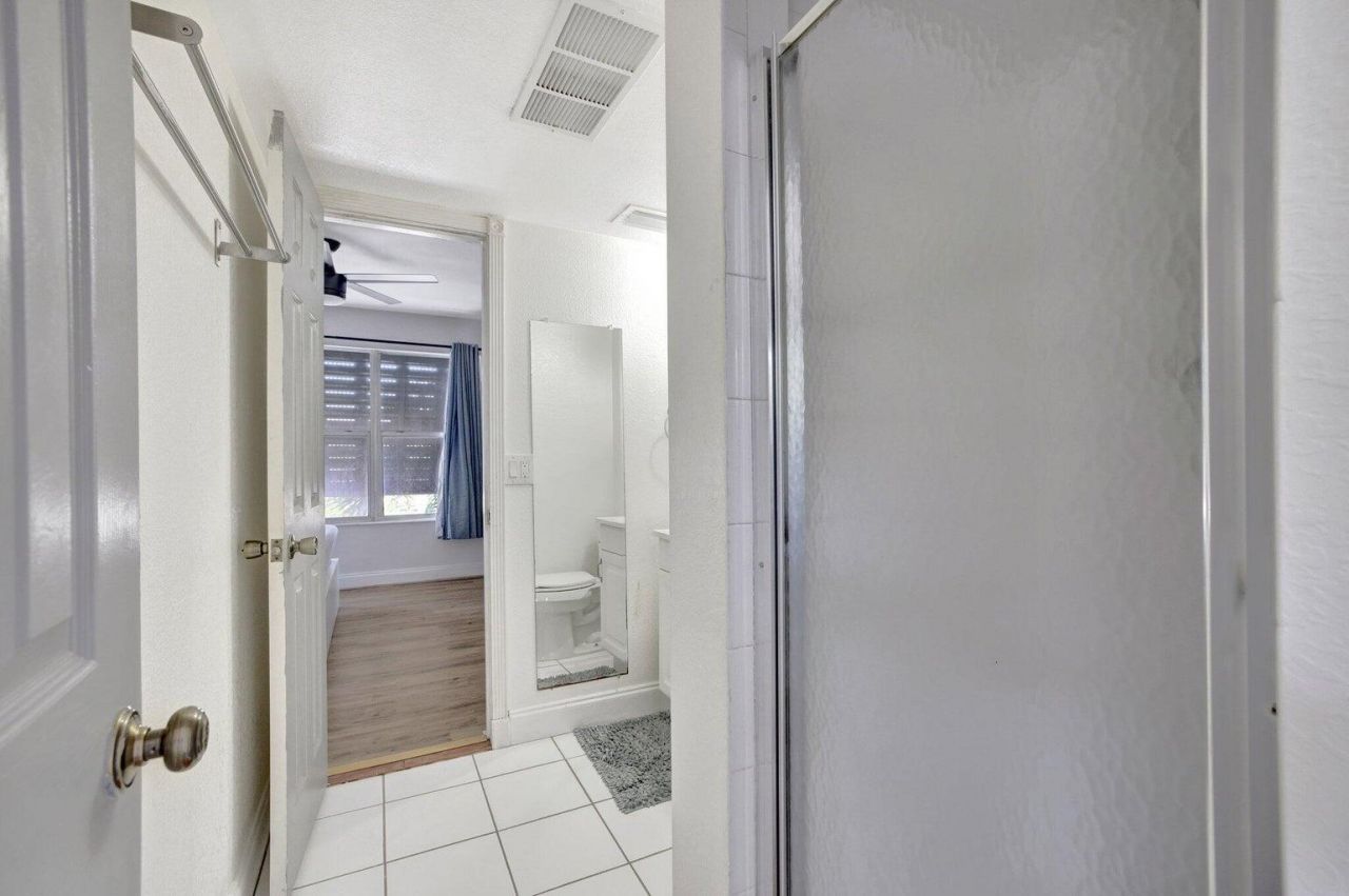 2400 NE 33rd Avenue, Unit 211, Fort Lauderdale, FL 33305 Photo