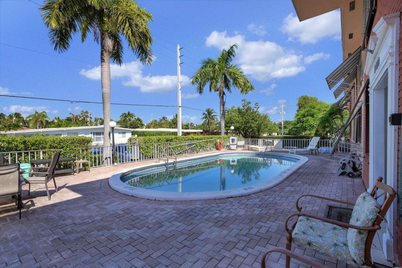 2400 NE 33rd Avenue, Unit 211, Fort Lauderdale, FL 33305 Photo