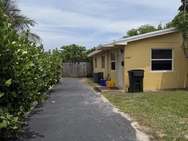 1643 NE 3rd Avenue, Delray Beach, FL 33444
