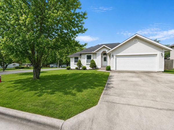 101 Penzance Street , Monett, MO 65708
