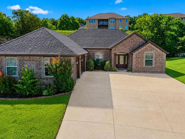 138 Stoney Pointe Drive, Hollister, MO 65672