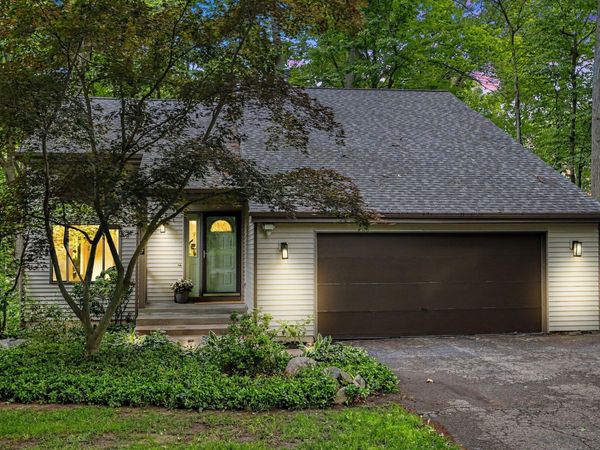 337 Horseshoe Court, Plainwell, MI 49080