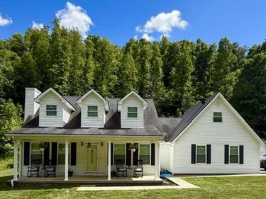 1560 Stamper Branch Road, Campton, KY 41301