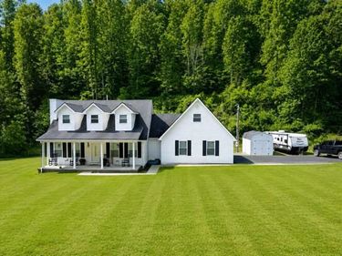 1560 Stamper Branch Road, Campton, KY 41301