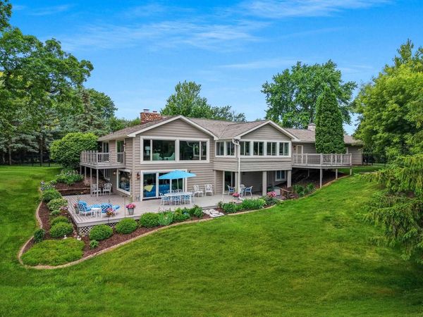 2281 LOST DAUPHIN ROAD, De Pere, WI 54115