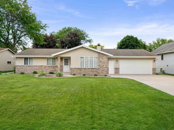 2615 W SUNNYVIEW CIRCLE, Appleton, WI 54914