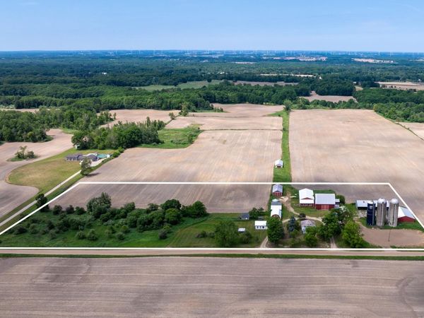 402 Chapman Road W, Mt Pleasant, MI 48858