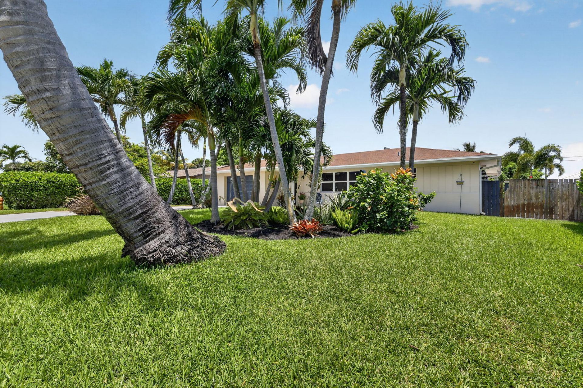 2843 Worcester Road, Lake Worth, FL 33462 Photo