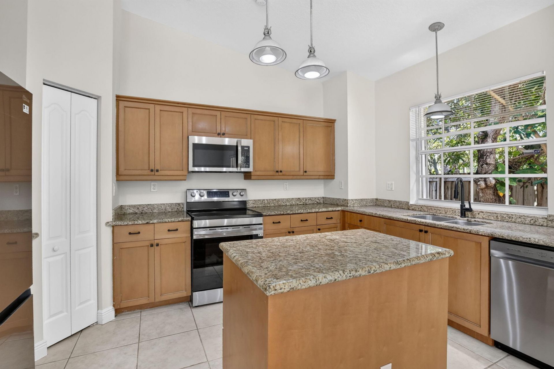 1445 SW 11th Place, Fort Lauderdale, FL 33315 Photo