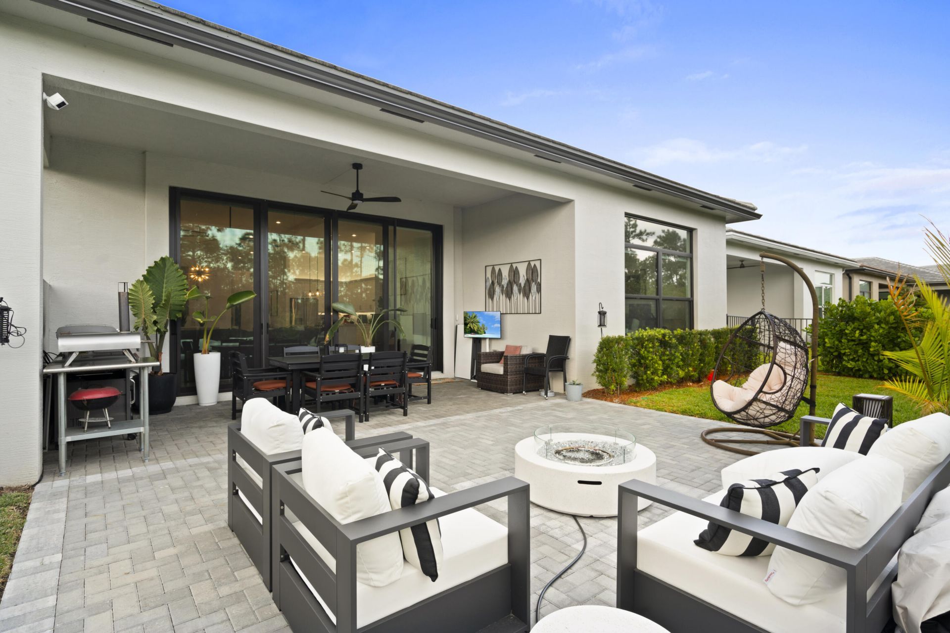 2133 SE Mosaic Boulevard, Port Saint Lucie, FL 34984 Photo