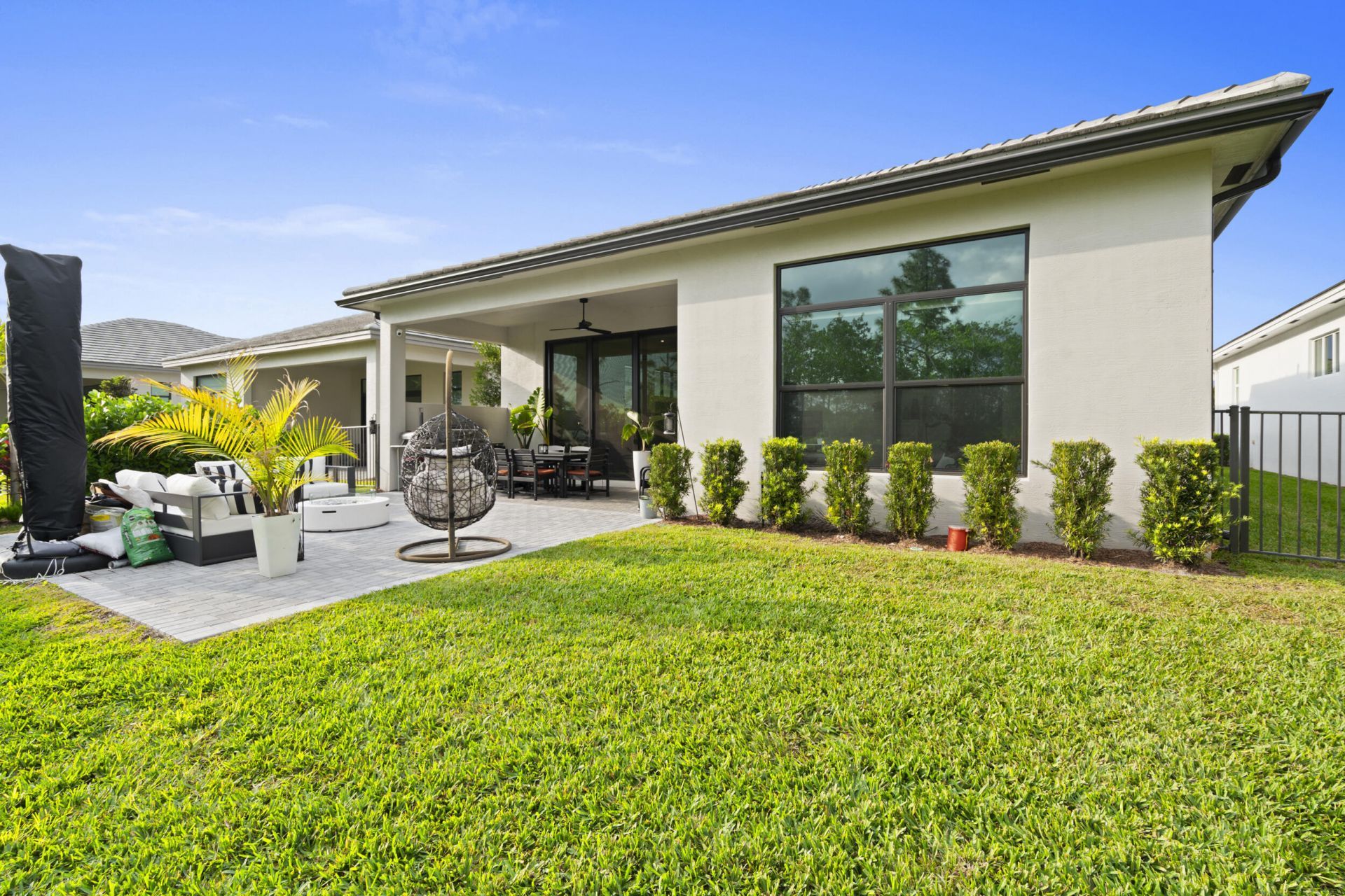 2133 SE Mosaic Boulevard, Port Saint Lucie, FL 34984 Photo