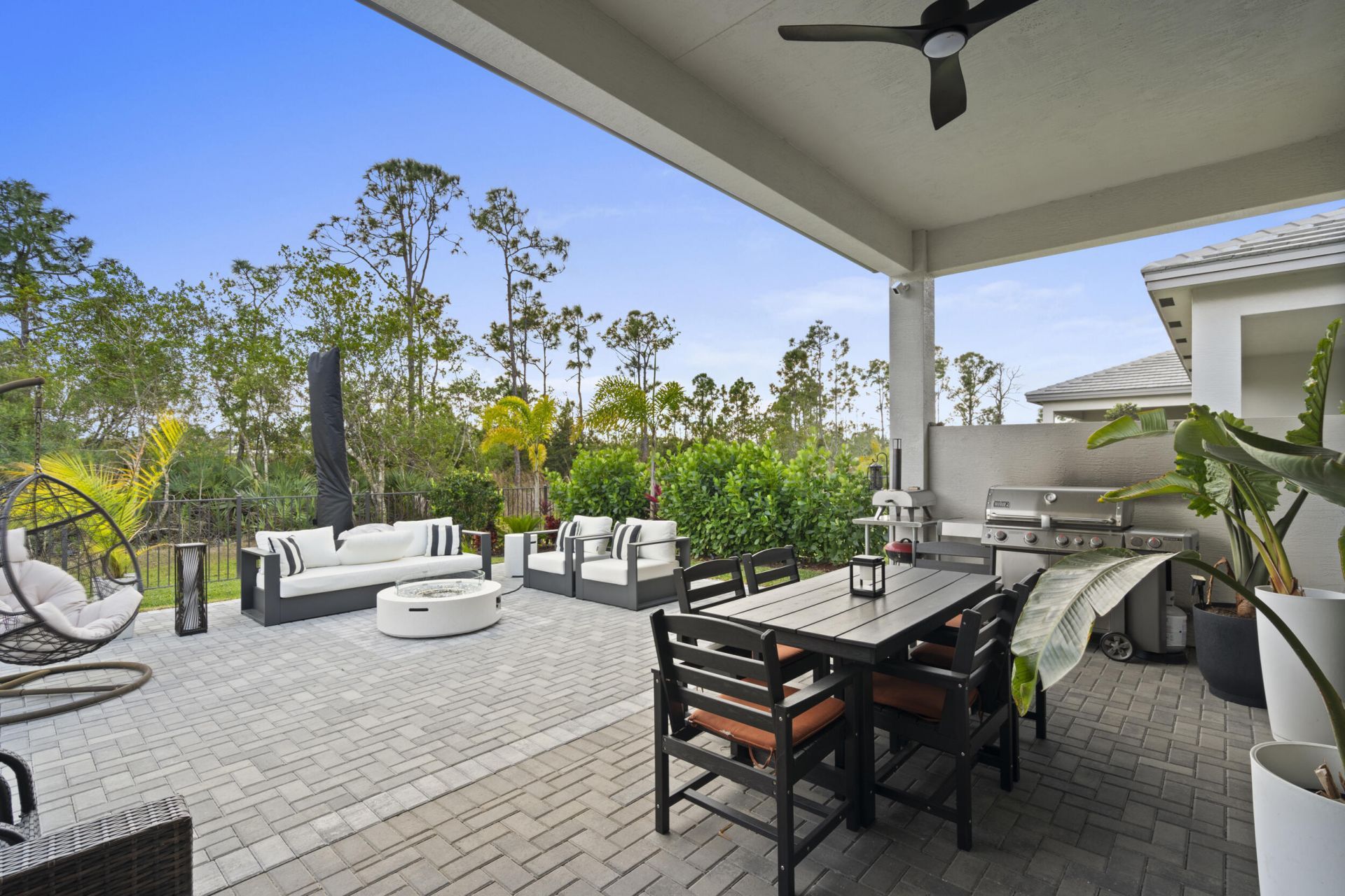 2133 SE Mosaic Boulevard, Port Saint Lucie, FL 34984 Photo