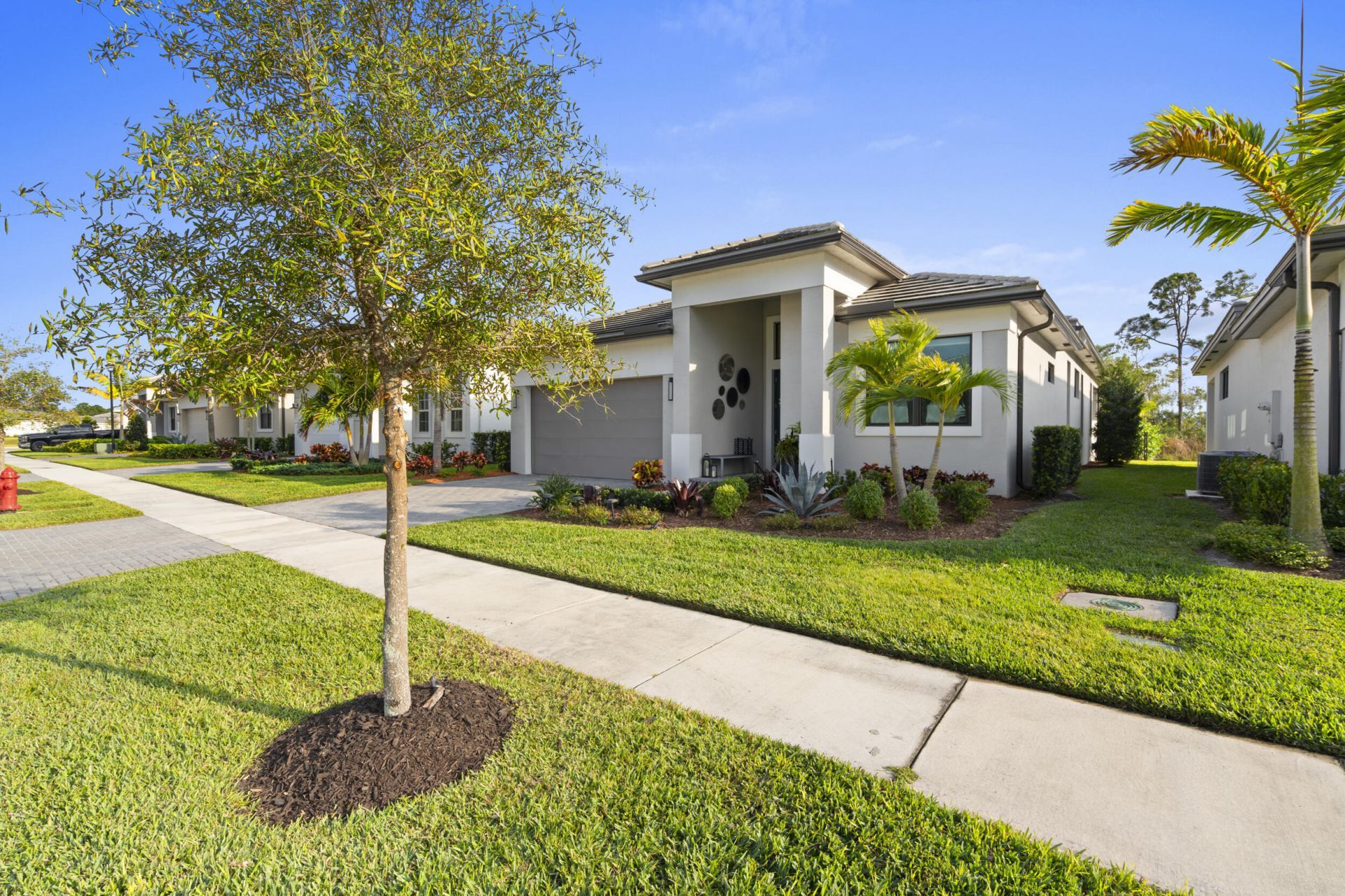 2133 SE Mosaic Boulevard, Port Saint Lucie, FL 34984 Photo