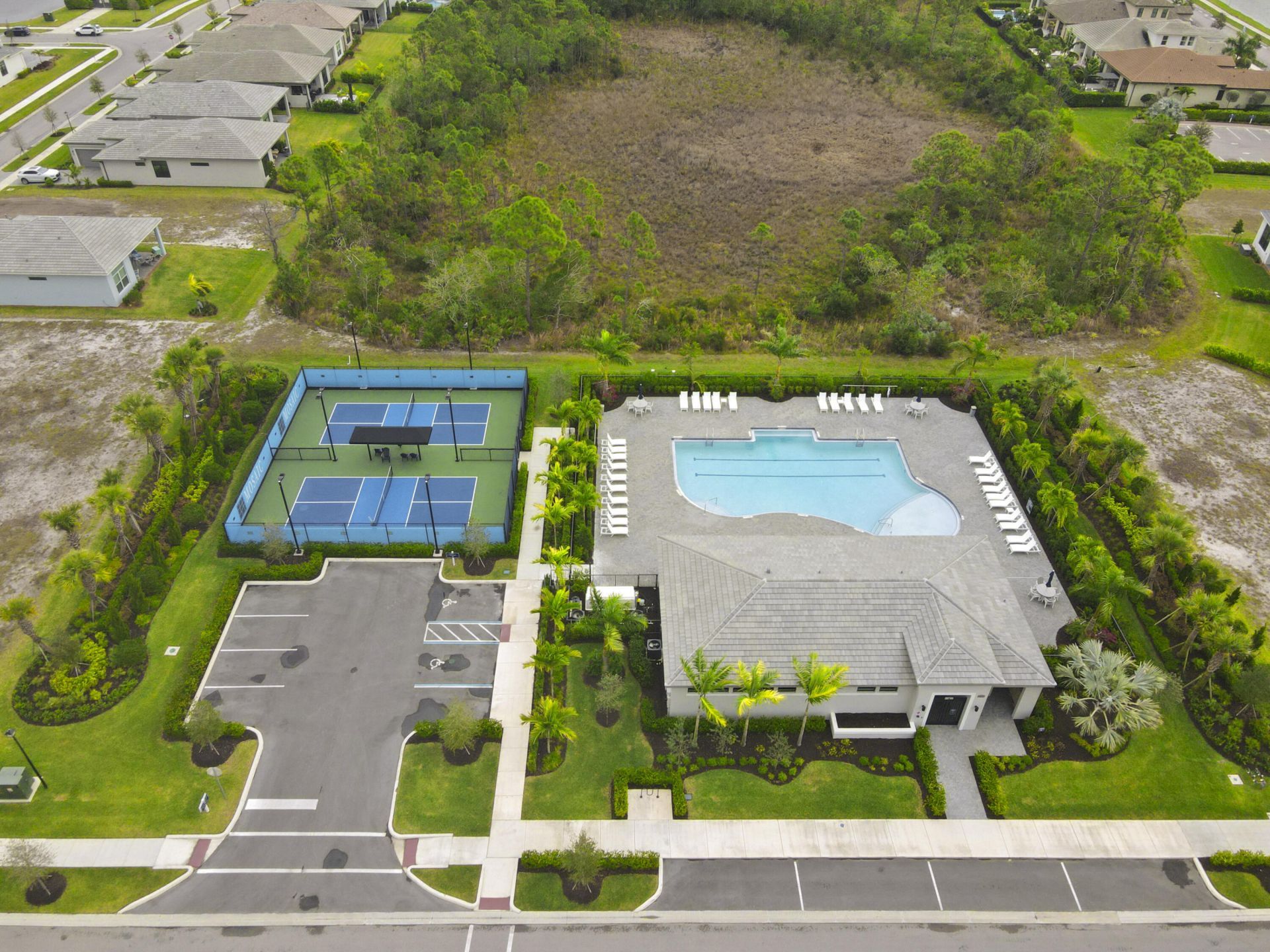 2133 SE Mosaic Boulevard, Port Saint Lucie, FL 34984 Photo
