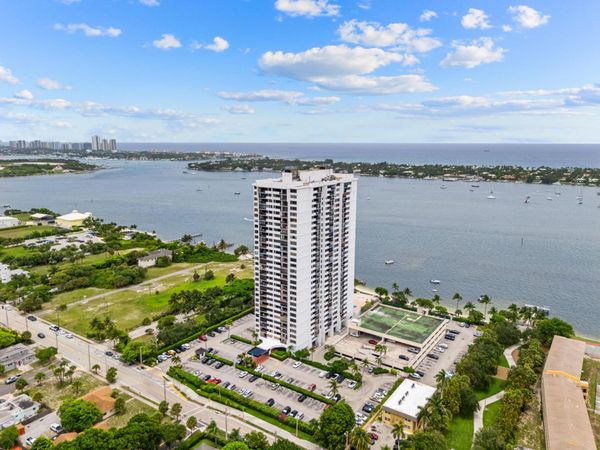 5600 N Flagler Drive, Unit 402, West Palm Beach, FL 33407