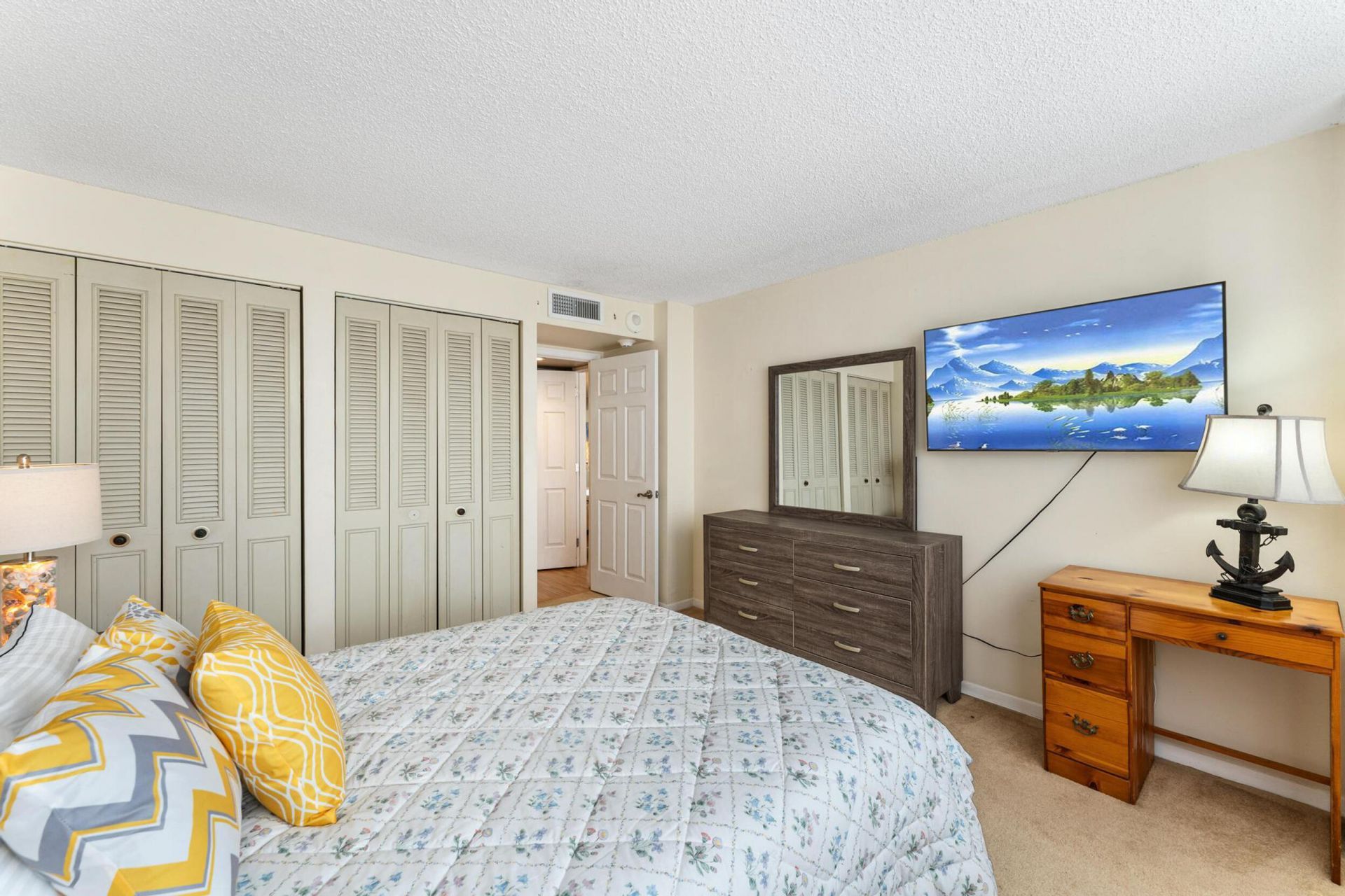 5600 N Flagler Drive, Unit 402, West Palm Beach, FL 33407 Photo