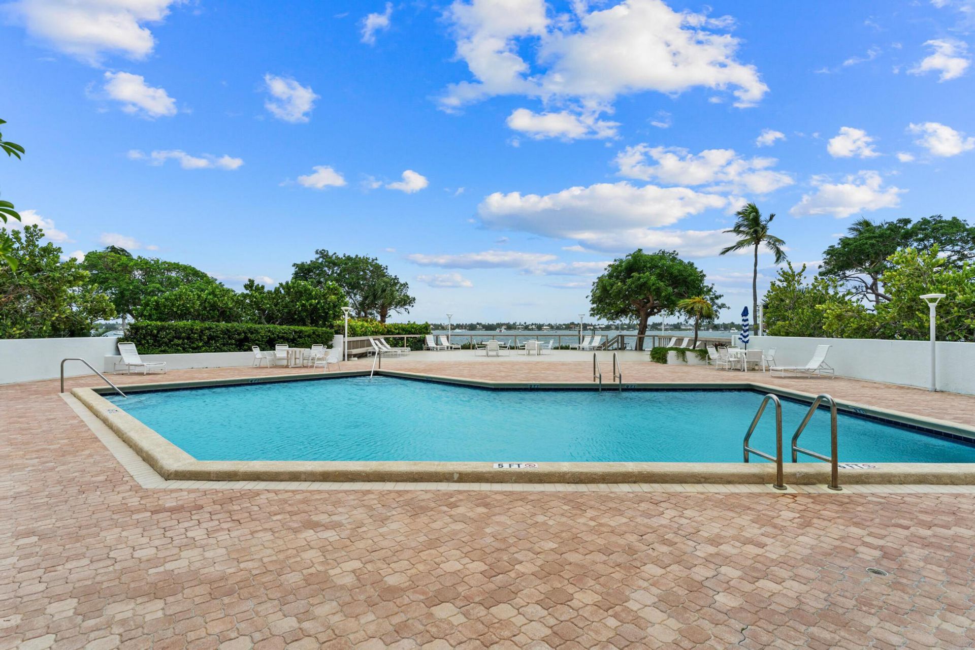 5600 N Flagler Drive, Unit 402, West Palm Beach, FL 33407 Photo