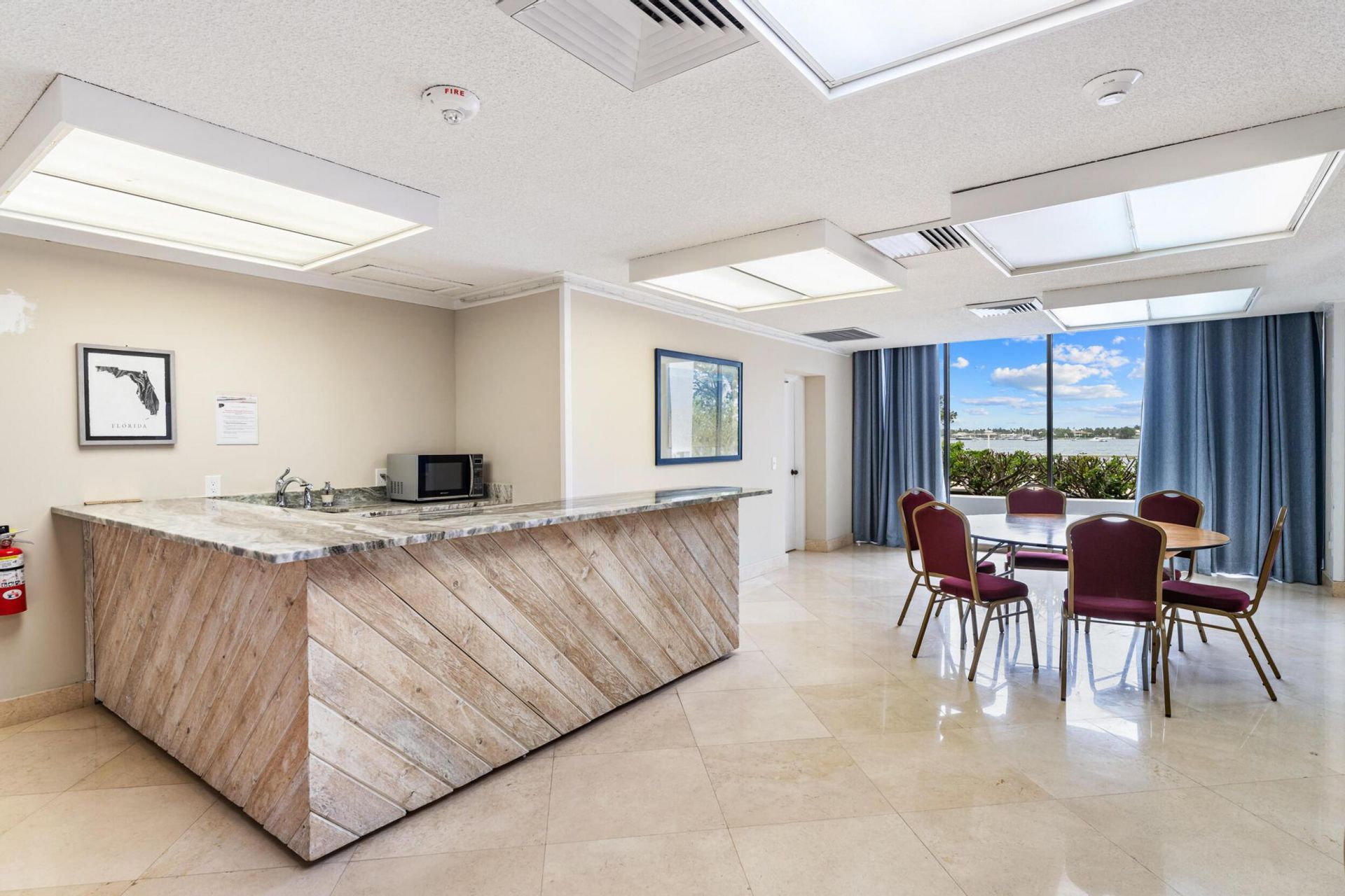 5600 N Flagler Drive, Unit 402, West Palm Beach, FL 33407 Photo