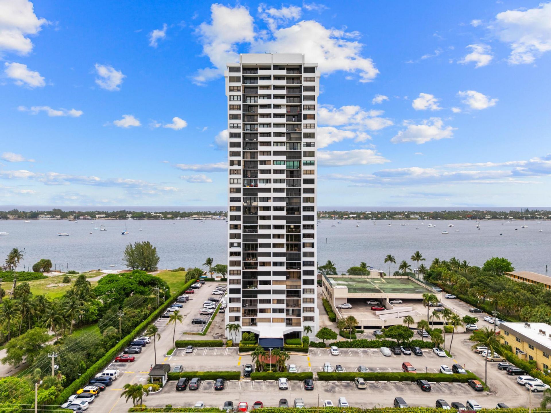 5600 N Flagler Drive, Unit 402, West Palm Beach, FL 33407 Photo