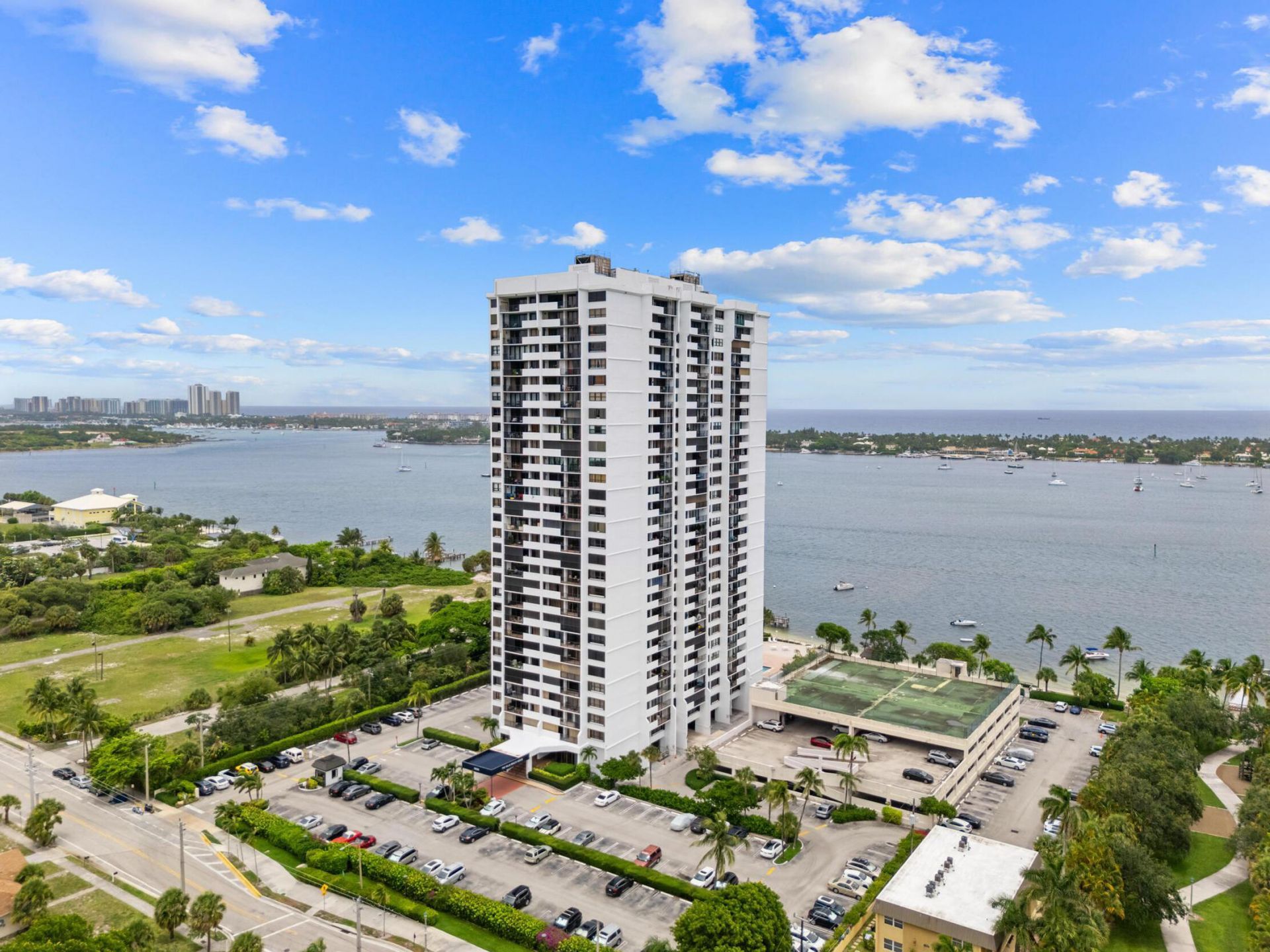 5600 N Flagler Drive, Unit 402, West Palm Beach, FL 33407 Photo