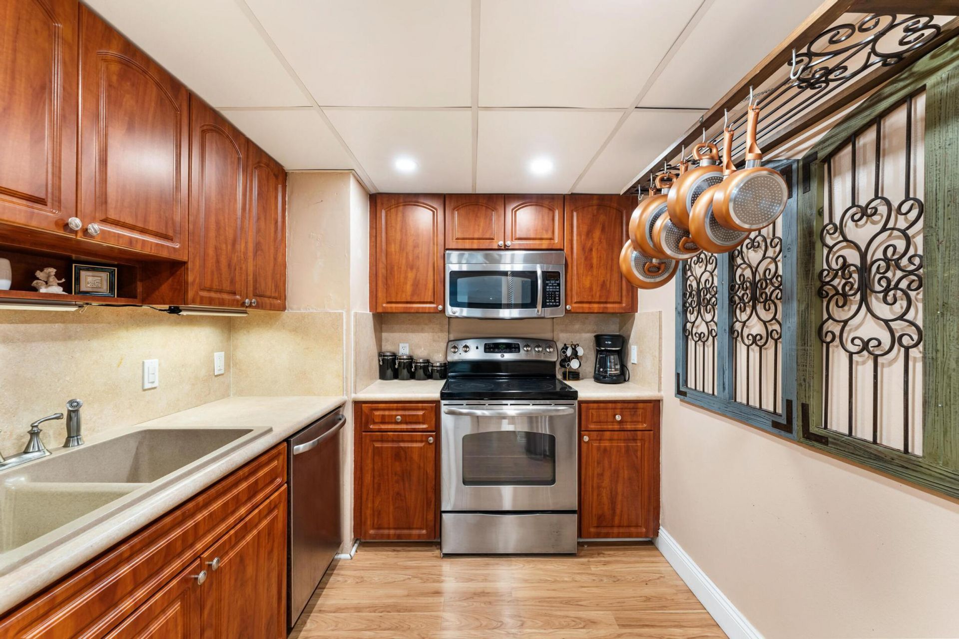 5600 N Flagler Drive, Unit 402, West Palm Beach, FL 33407 Photo