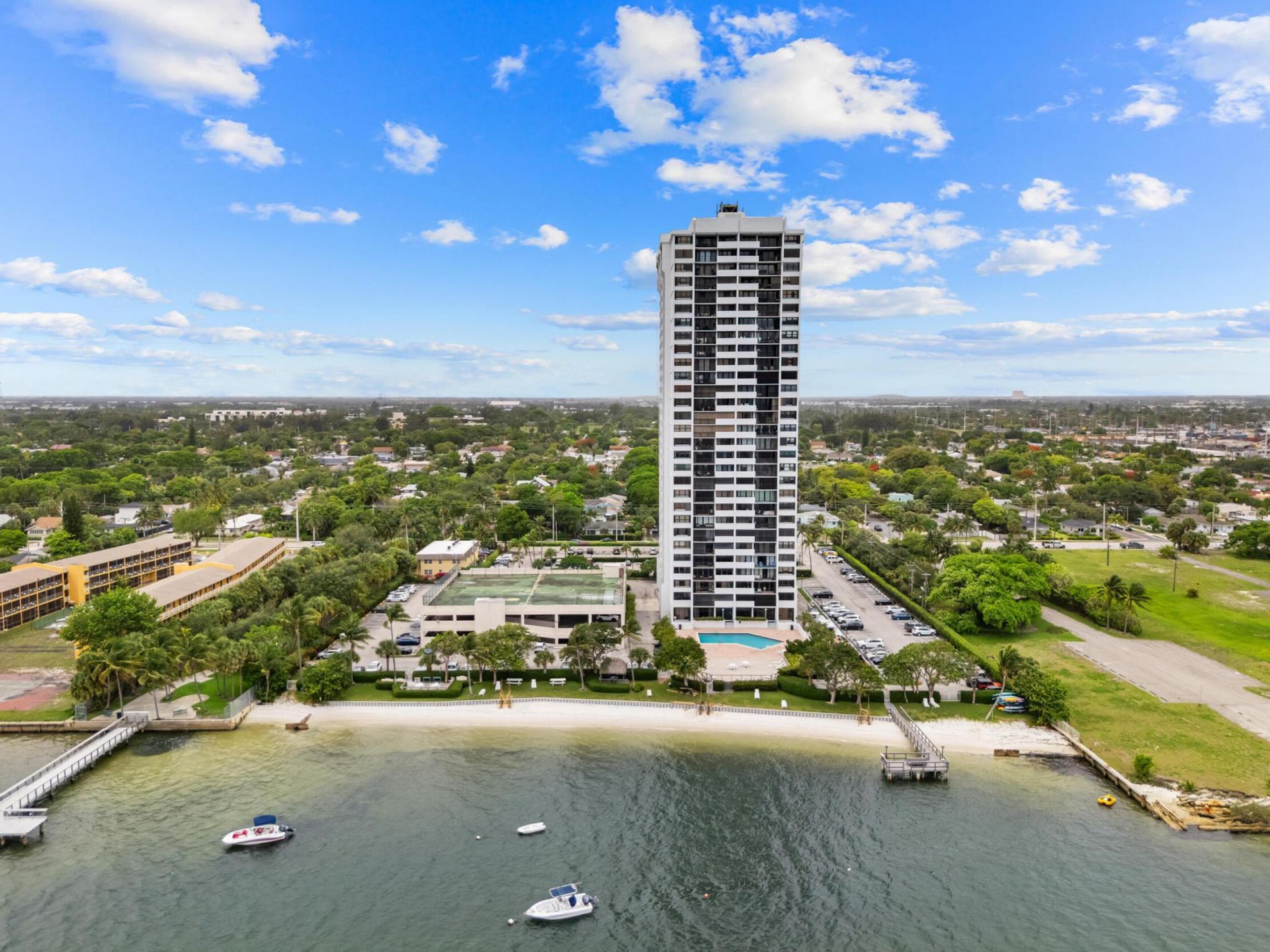 5600 N Flagler Drive, Unit 402, West Palm Beach, FL 33407 Photo
