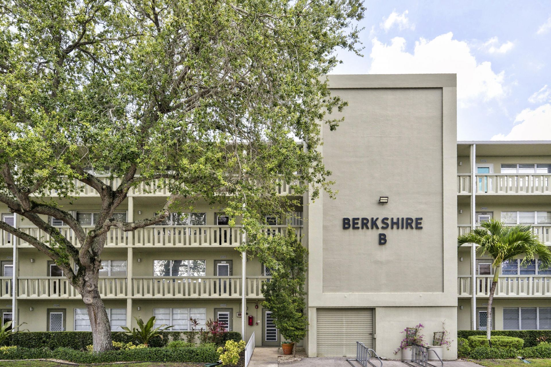1039 Berkshire B, Unit 1039, Deerfield Beach, FL 33442 Main Photo