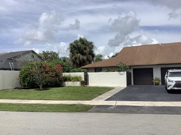 458 SW 29th Avenue, Delray Beach, FL 33445