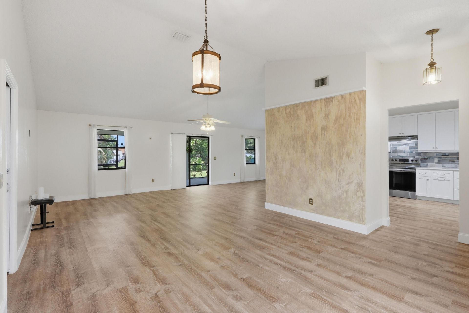 383 SE Whitmore Drive, Port Saint Lucie, FL 34984 Photo