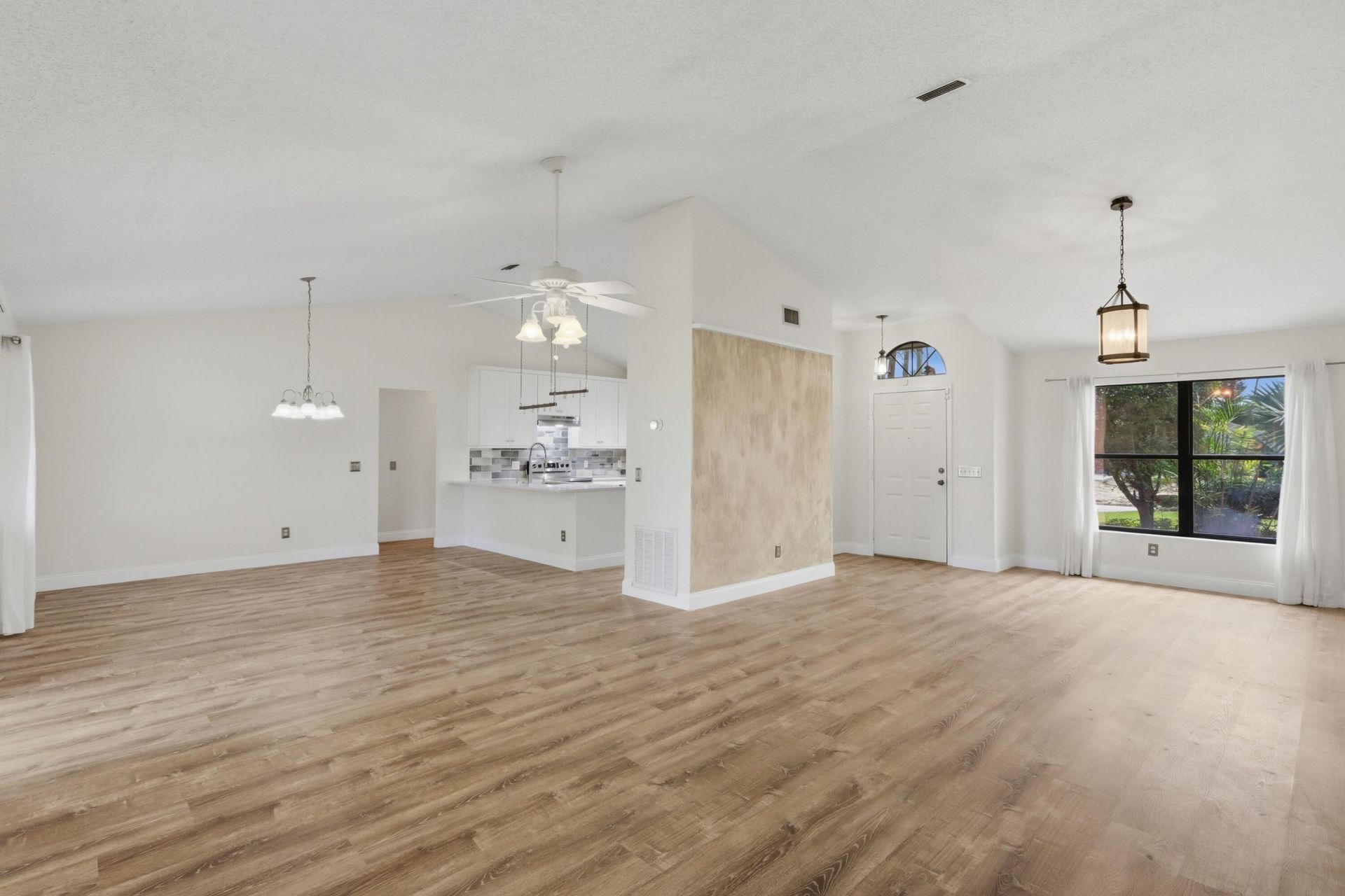 383 SE Whitmore Drive, Port Saint Lucie, FL 34984 Photo