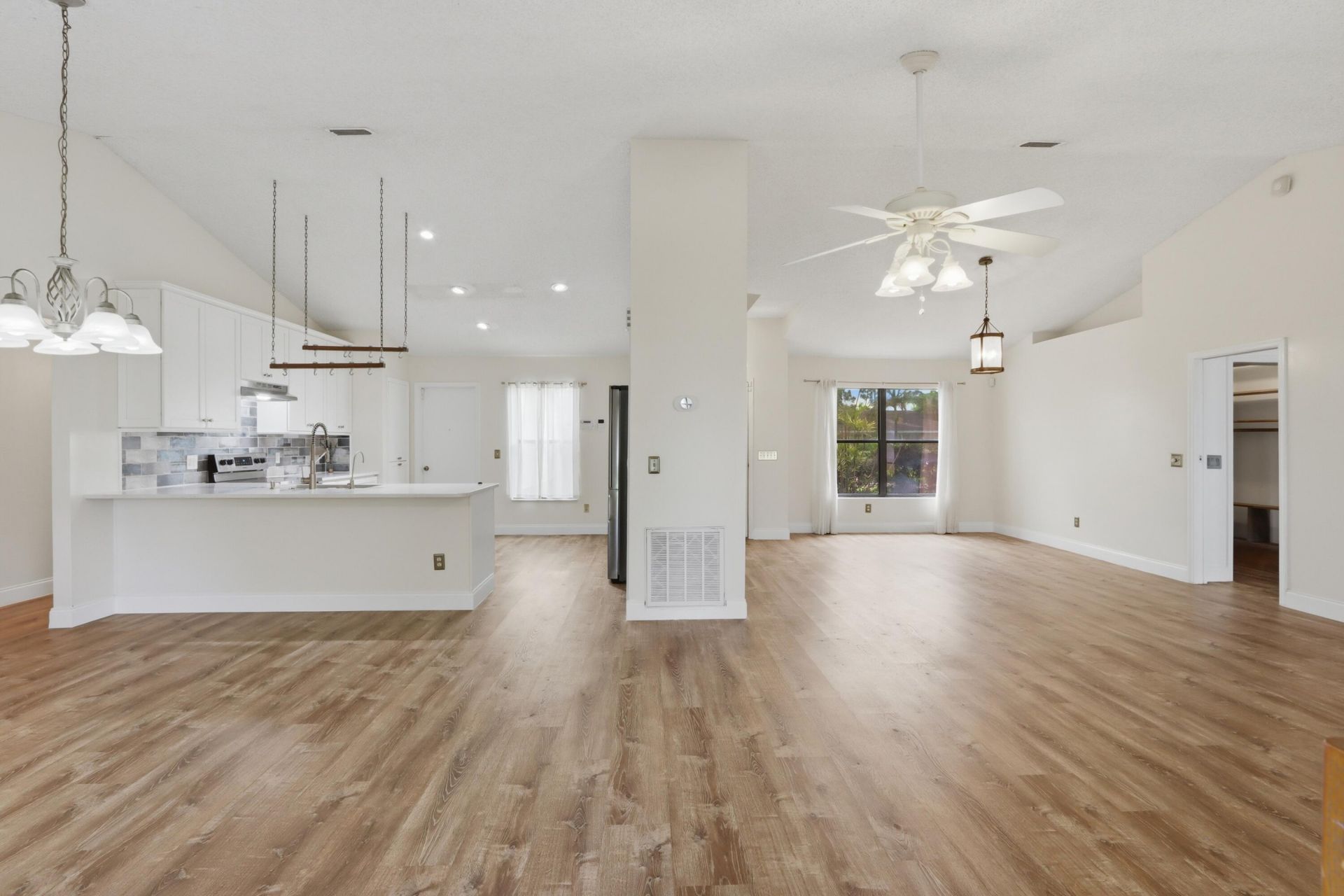 383 SE Whitmore Drive, Port Saint Lucie, FL 34984 Photo