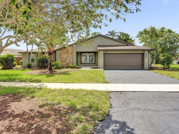 5120 SW 117th Way, Cooper City, FL 33330