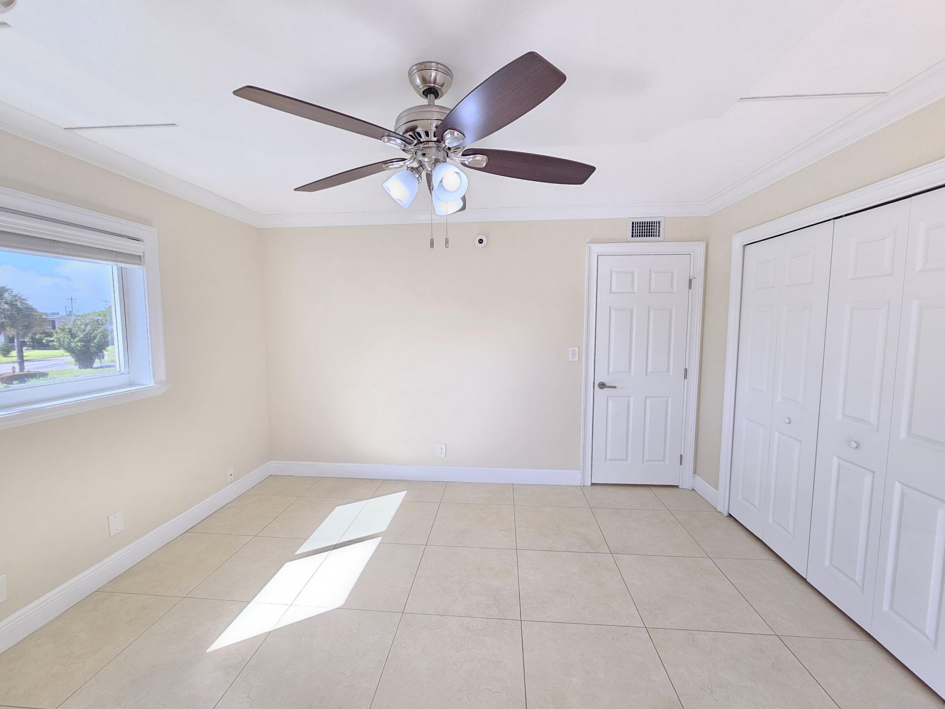 2562 Garden Drive N, Unit 202, Lake Worth Beach, FL 33461 Photo