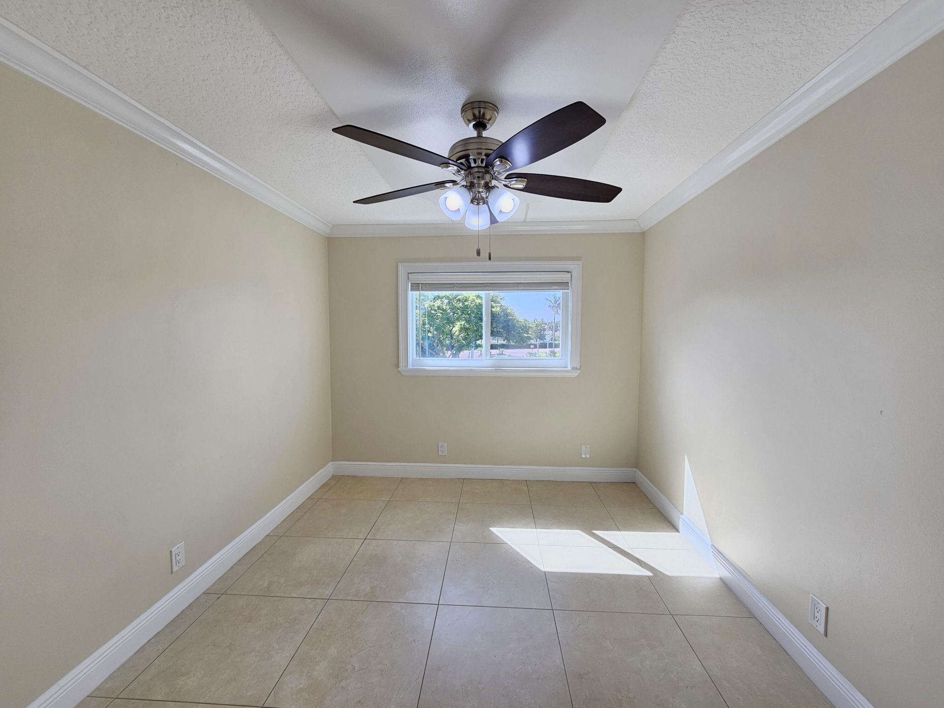 2562 Garden Drive N, Unit 202, Lake Worth Beach, FL 33461 Photo