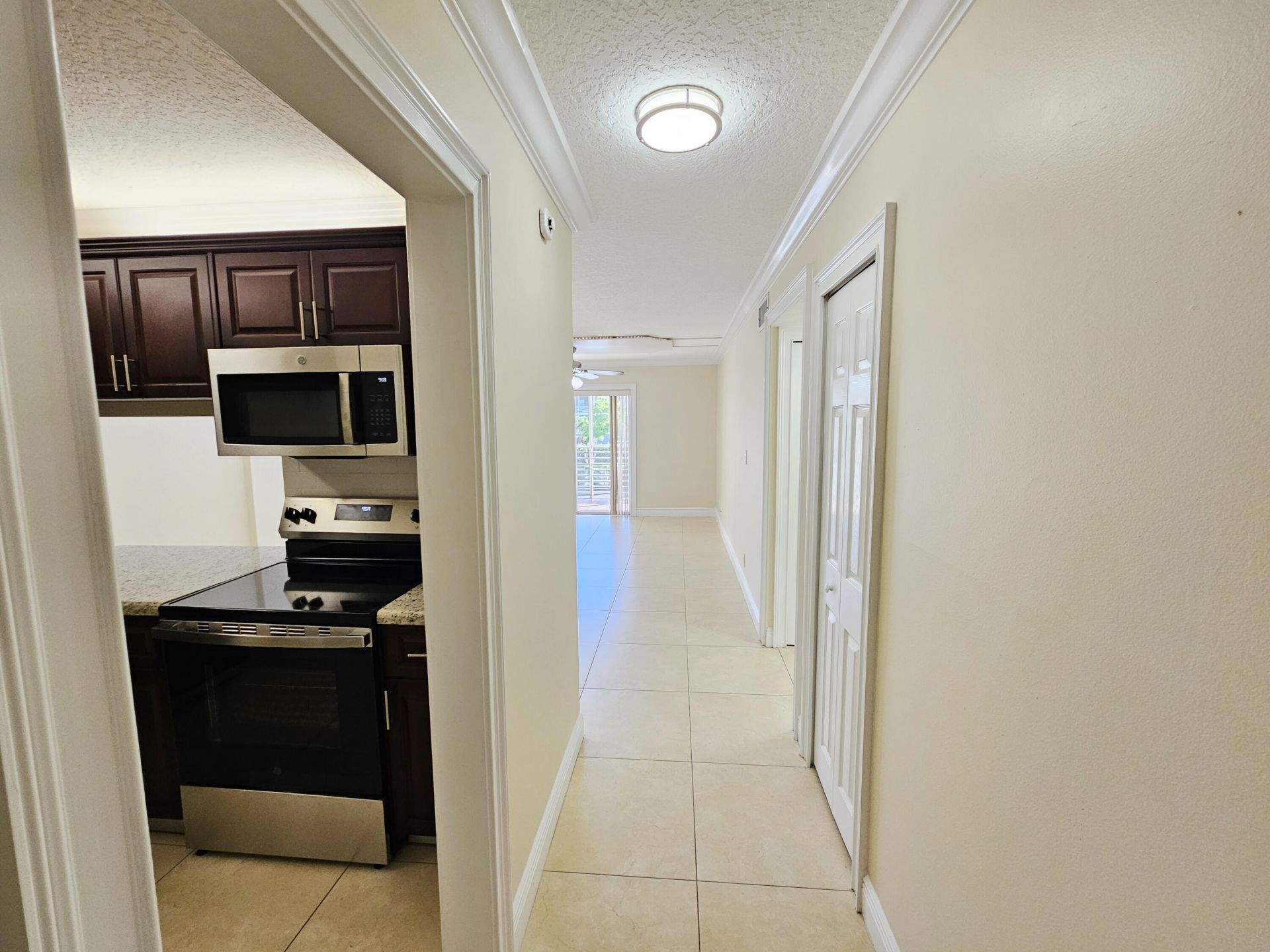 2562 Garden Drive N, Unit 202, Lake Worth Beach, FL 33461 Photo