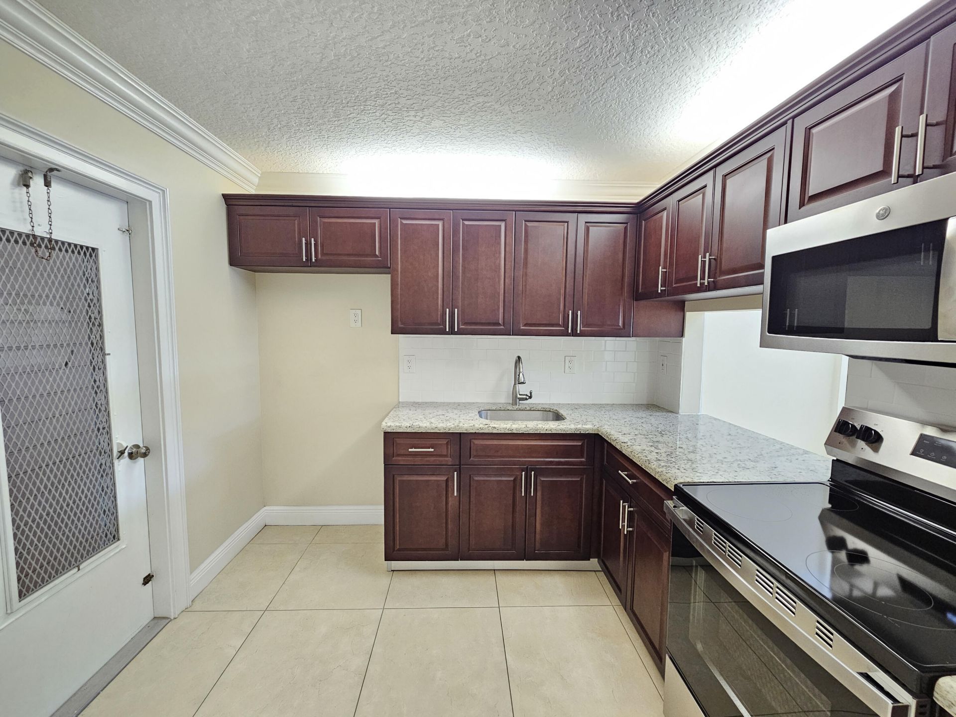 2562 Garden Drive N, Unit 202, Lake Worth Beach, FL 33461 Photo