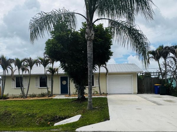 1918 SE Monroe Street, Stuart, FL 34997