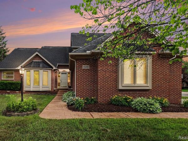 55206 Leonard Court, Shelby Twp, MI 48316