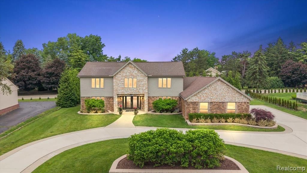 2118 Coach Way Court, Bloomfield Hills, MI 48302 Main Photo