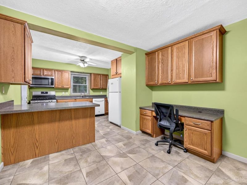 6480 Ridgefield Drive, Springfield Township, OH 45224 Photo 4