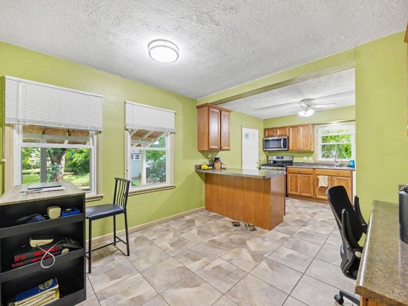 6480 Ridgefield Drive, Springfield Twp., OH 45224 Photo 7