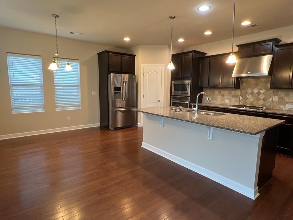 579 Crossland Drive Photo 10